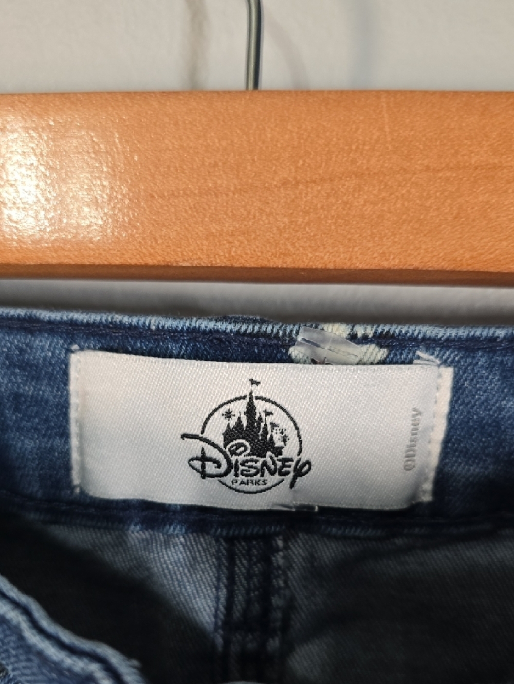Disney Shorts Womens Size 7 Blue Mickey Print Button-fly Denim Cute - Picture 10 of 12